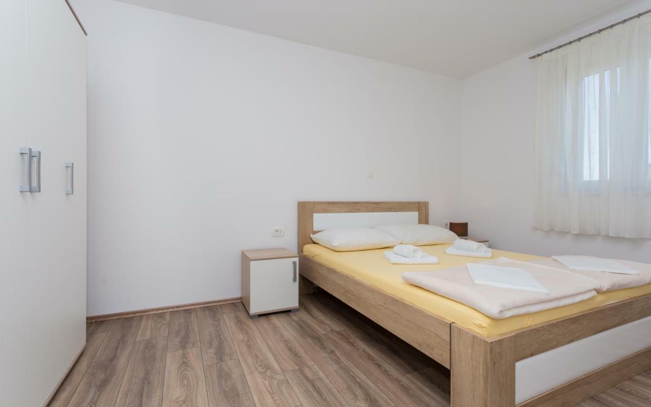 Apartament Dordic *