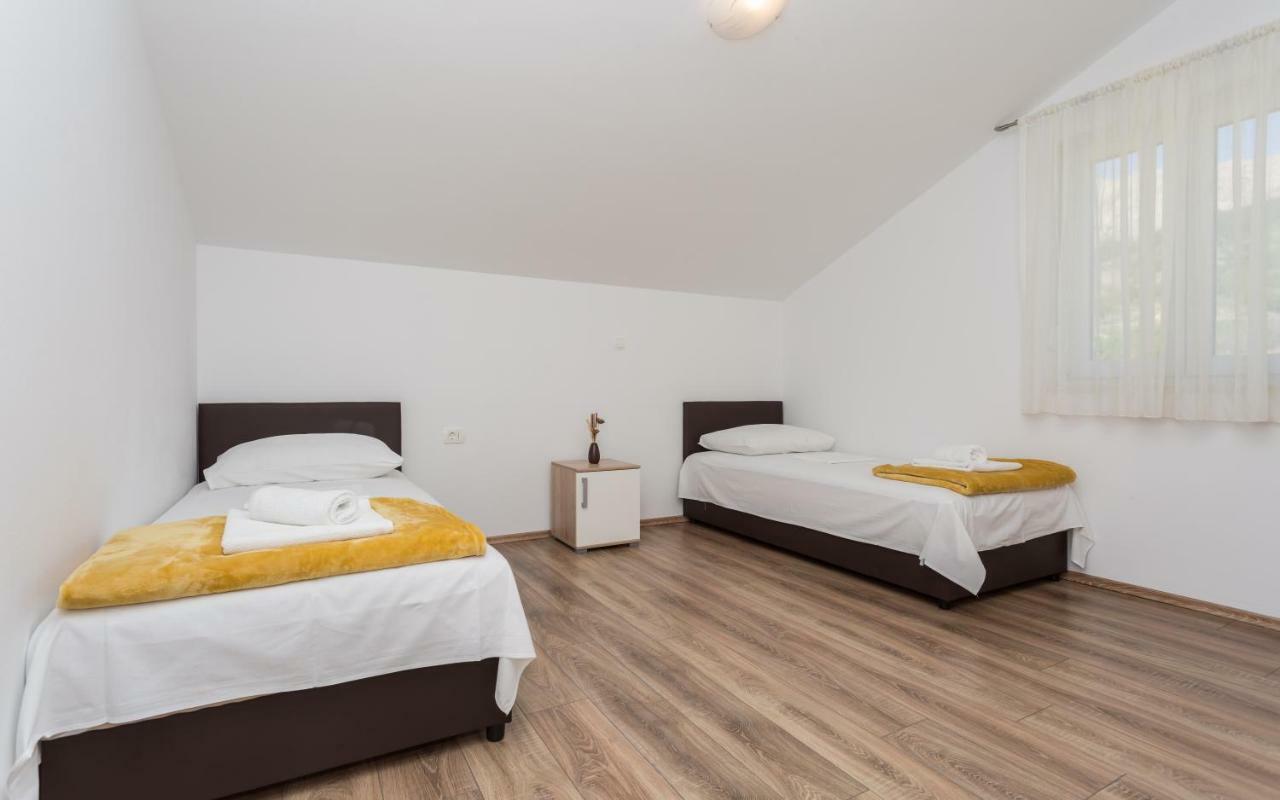 Apartament Dordic *